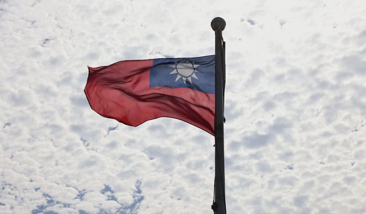 Taiwan tightening law to prevent China